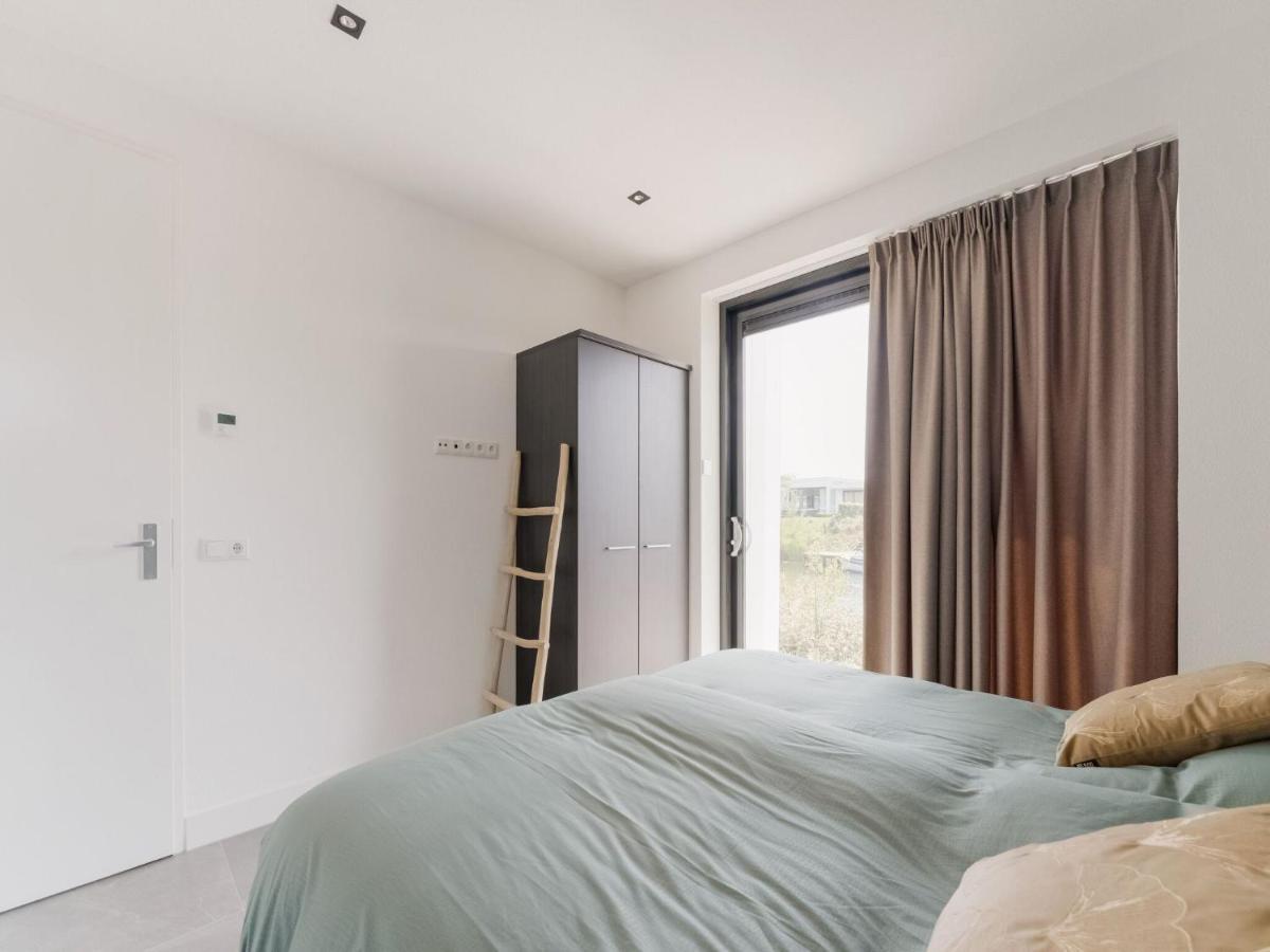 Swanky Villa In Zeewolde With Garden Экстерьер фото